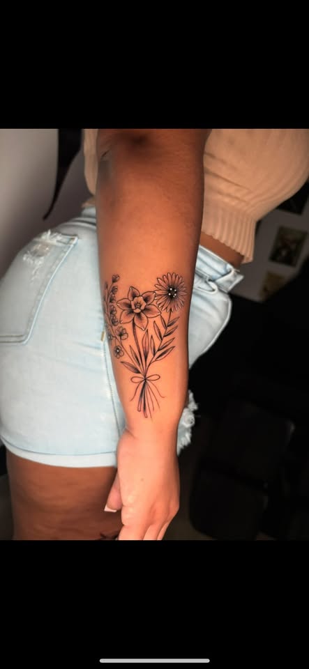 Black & Grey custom tattoo by Oscar Arce