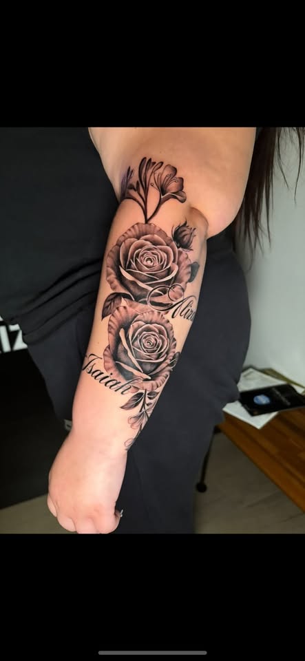 Roses Forearm — Black & Grey two-day session by Oscar Arce