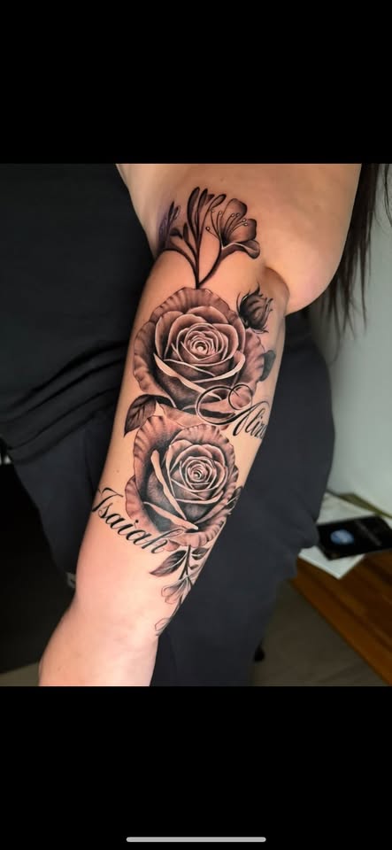 Roses & Names — Black & Grey two-day session by Oscar Arce
