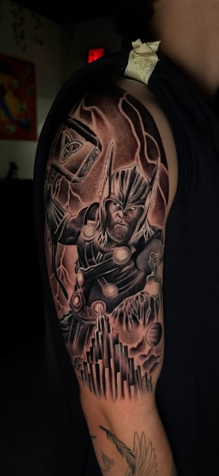 Thor — Black & Grey two-day session by Oscar Arce