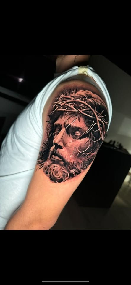 Black & Grey portrait tattoo by Oscar Arce